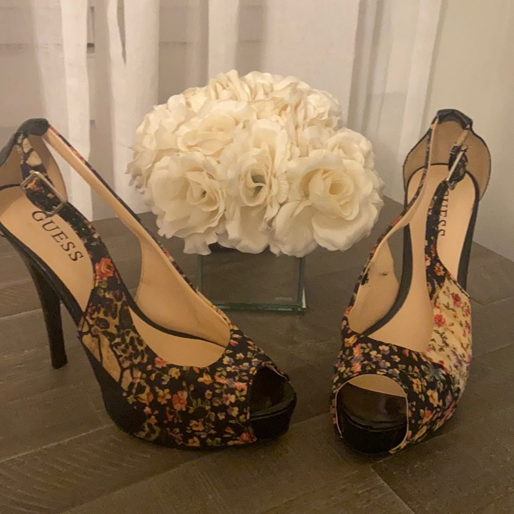 Brand new Guess flower pattern platform heels